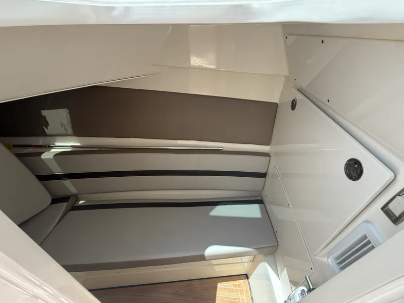 Slide: The Image of Boston Whaler 330 Vantage 2025 - 20