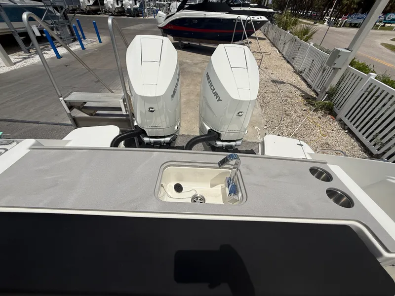 Slide: The Image of Boston Whaler 330 Vantage 2025 - 27