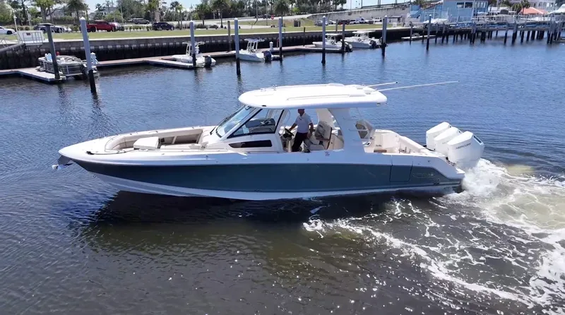 The Image of Boston Whaler 350 Realm 2026 - 0