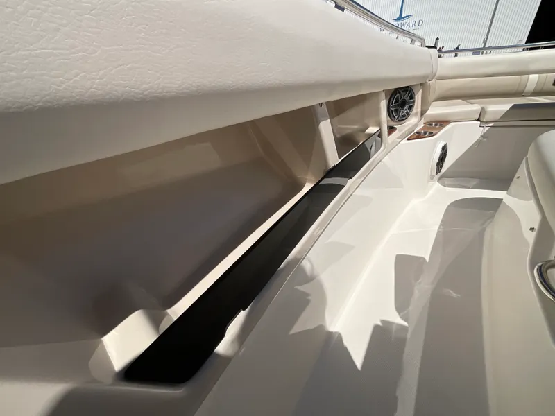 Slide: The Image of Boston Whaler 350 Realm 2026 - 16