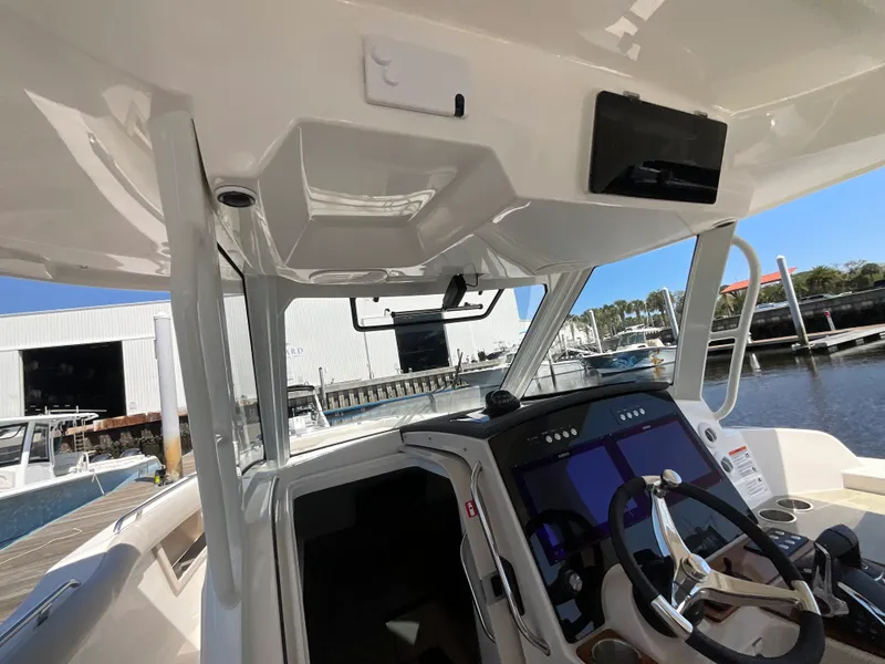 Slide: The Image of Boston Whaler 350 Realm 2026 - 22