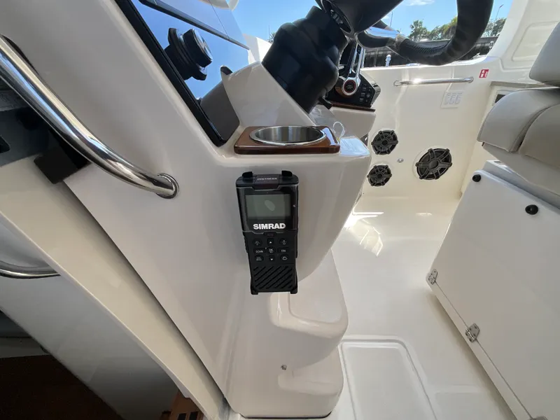 Slide: The Image of Boston Whaler 350 Realm 2026 - 23
