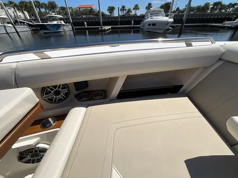 Slide: The Image of Boston Whaler 350 Realm 2026 - 24
