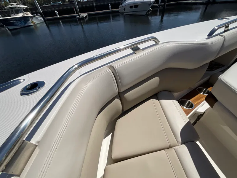 Slide: The Image of Boston Whaler 350 Realm 2026 - 25