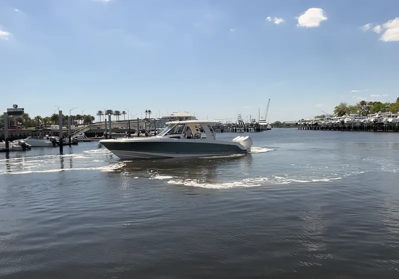 Slide: The Image of Boston Whaler 350 Realm 2026 - 6