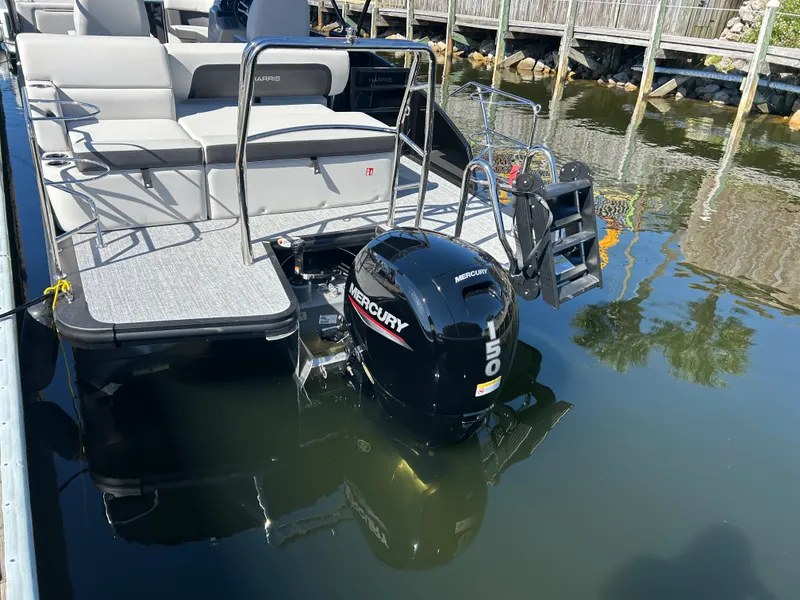 Slide: The Image of Harris Cruiser 210 2026 - 10