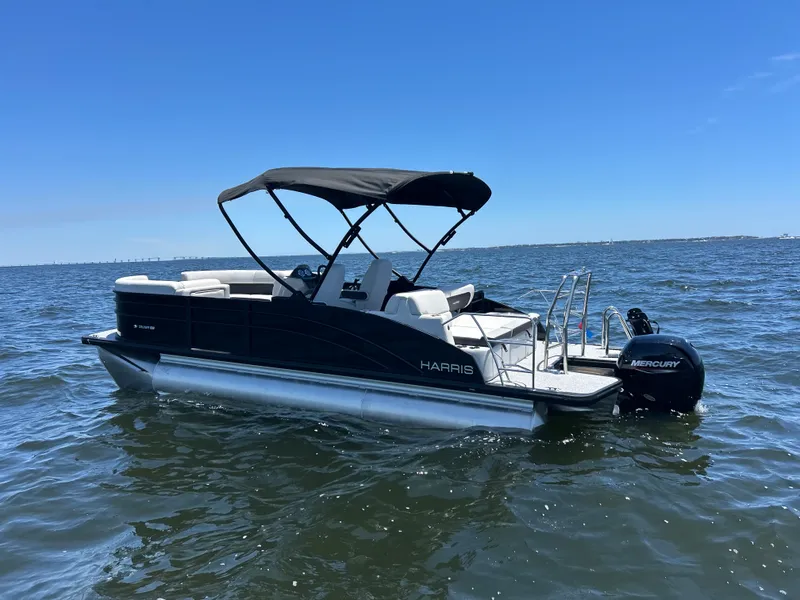 Slide: The Image of Harris Cruiser 210 2026 - 4