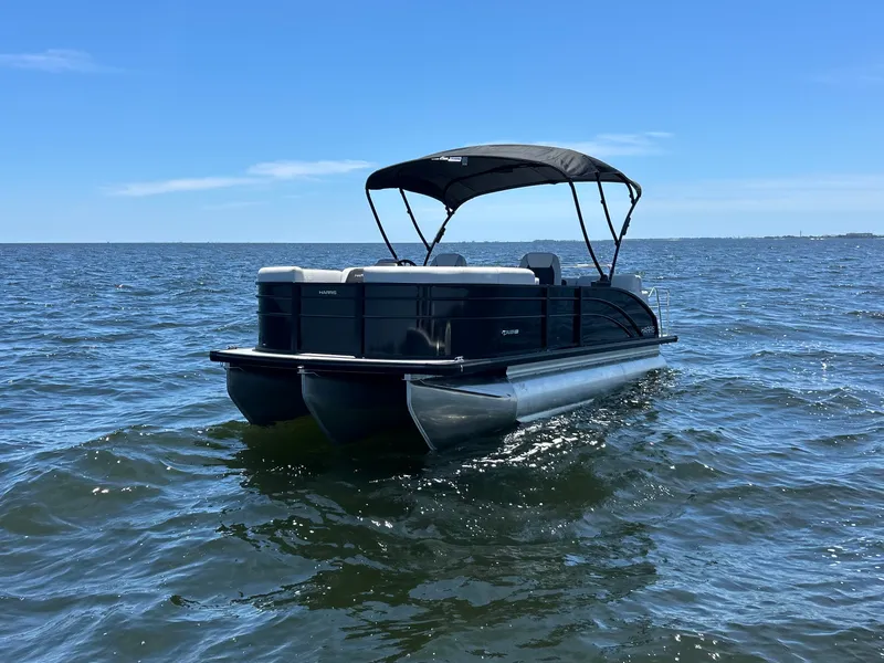 Slide: The Image of Harris Cruiser 210 2026 - 6