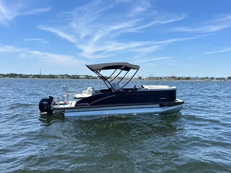 Slide: The Image of Harris Cruiser 210 2026 - 8