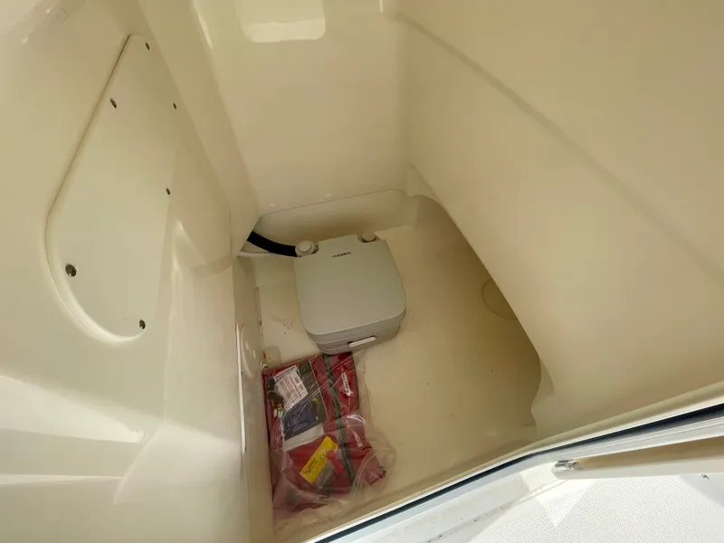 Slide: The Image of Boston Whaler 210 Montauk 2026 - 12