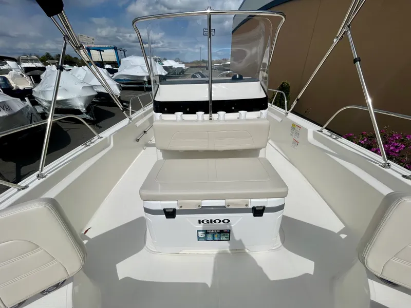 Slide: The Image of Boston Whaler 210 Montauk 2026 - 14