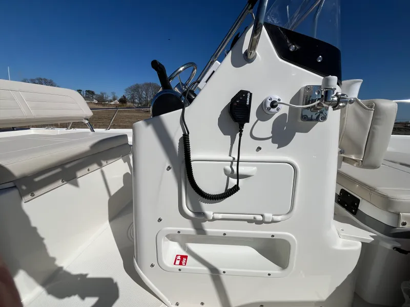 Slide: The Image of Boston Whaler 170 Montauk 2026 - 13