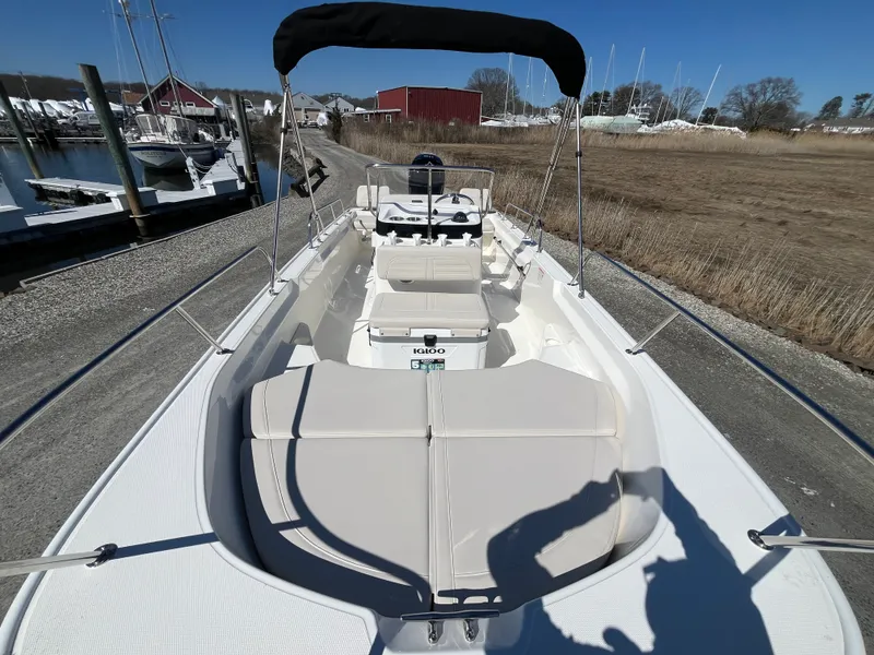 Slide: The Image of Boston Whaler 170 Montauk 2026 - 21