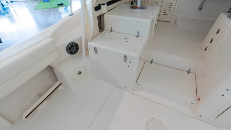 Slide: The Image of Grady-White Marlin 300 2026 - 42