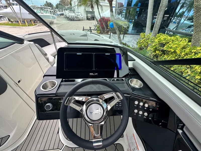 Slide: The Image of Sea Ray SLX 260 Outboard 2026 - 20