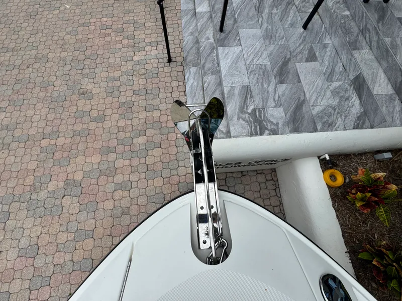 Slide: The Image of Sea Ray SLX 260 Outboard 2026 - 28