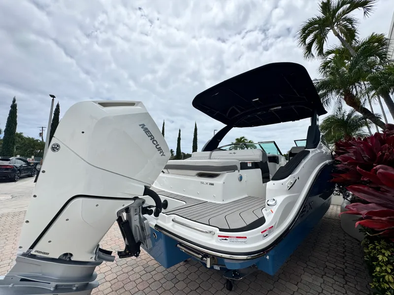 Slide: The Image of Sea Ray SLX 260 Outboard 2026 - 5