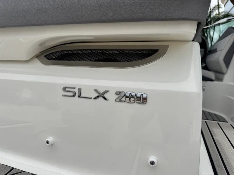 Slide: The Image of Sea Ray SLX 260 Outboard 2026 - 8