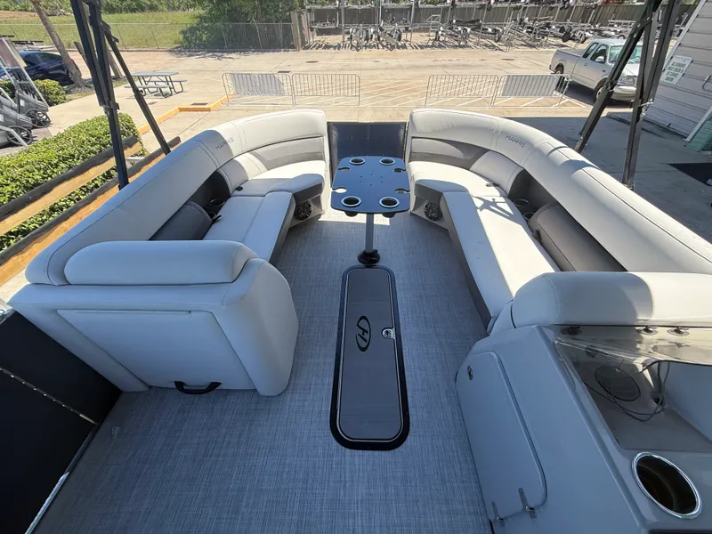Slide: The Image of Harris Cruiser 230 2022 - 10