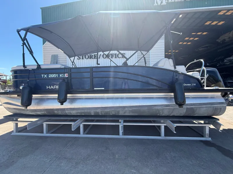 Slide: The Image of Harris Cruiser 230 2022 - 2