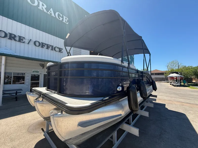 Slide: The Image of Harris Cruiser 230 2022 - 5