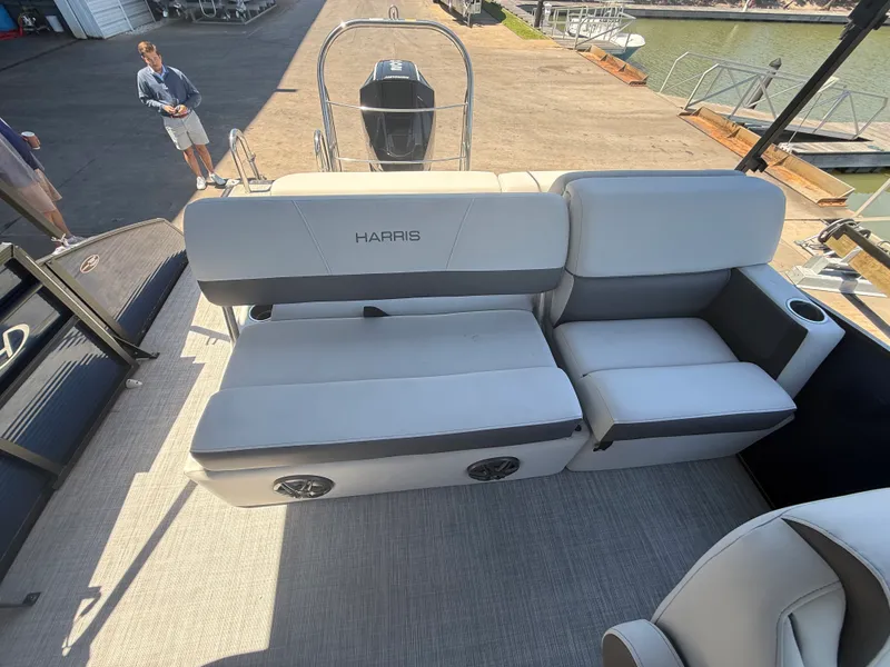 Slide: The Image of Harris Cruiser 230 2022 - 8