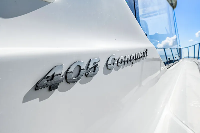 Slide: The Image of Boston Whaler 405 Conquest 2022 - 29