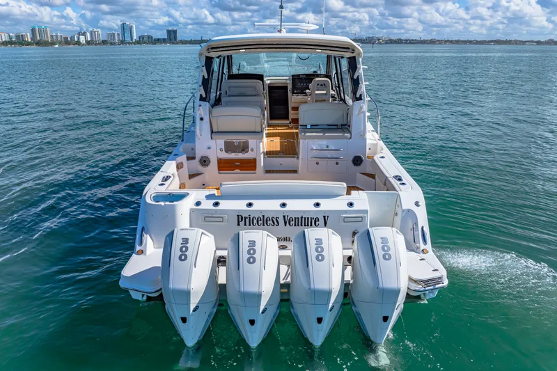 Slide: The Image of Boston Whaler 405 Conquest 2022 - 51
