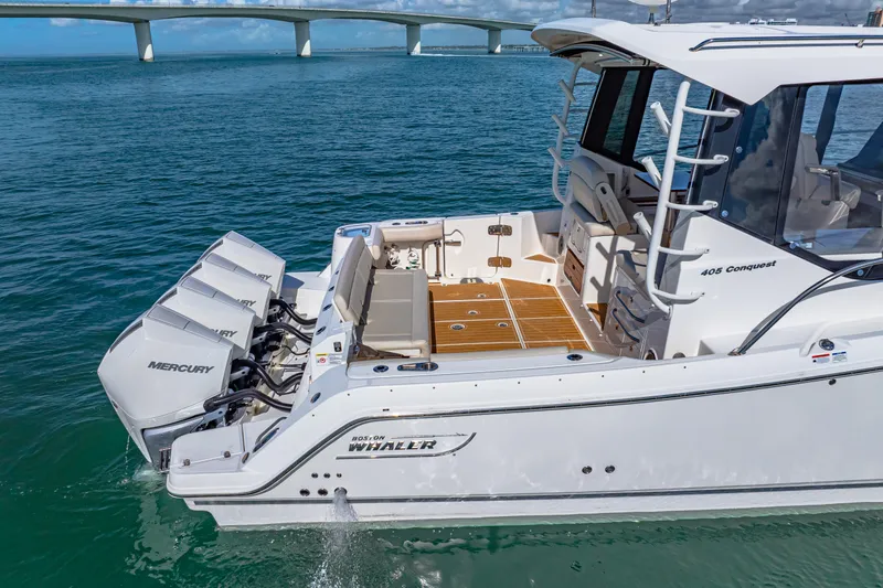 Slide: The Image of Boston Whaler 405 Conquest 2022 - 52