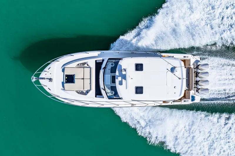 Slide: The Image of Boston Whaler 405 Conquest 2022 - 61