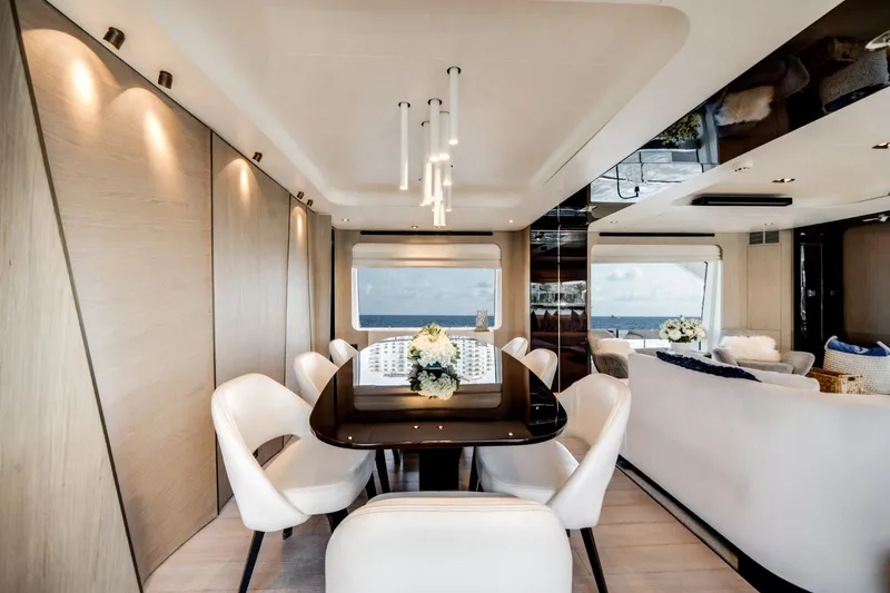 Slide: The Image of Azimut GRANDE 27M 2020 - 42
