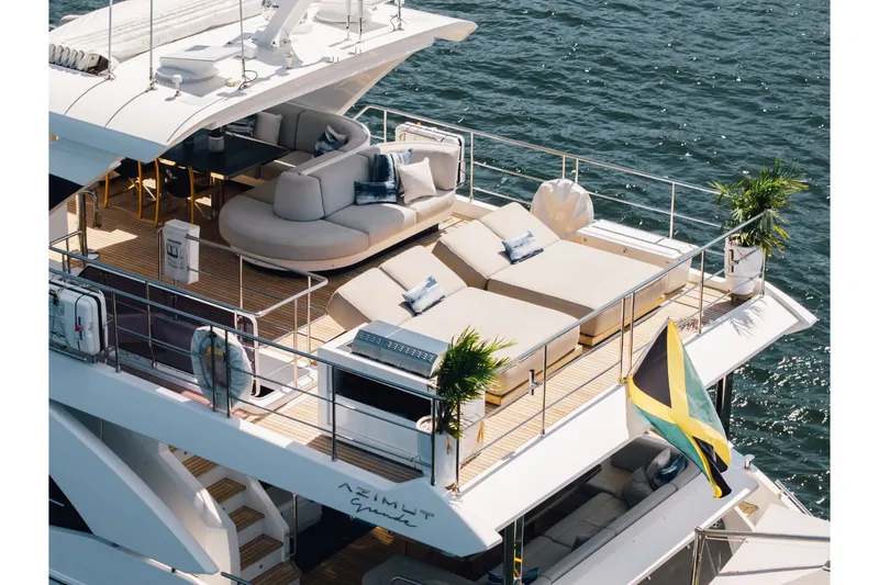 Slide: The Image of Azimut GRANDE 27M 2020 - 63