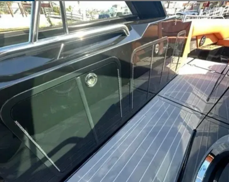Slide: The Image of Cruisers 338 SS OB SOUTHBEACH 2021 - 16