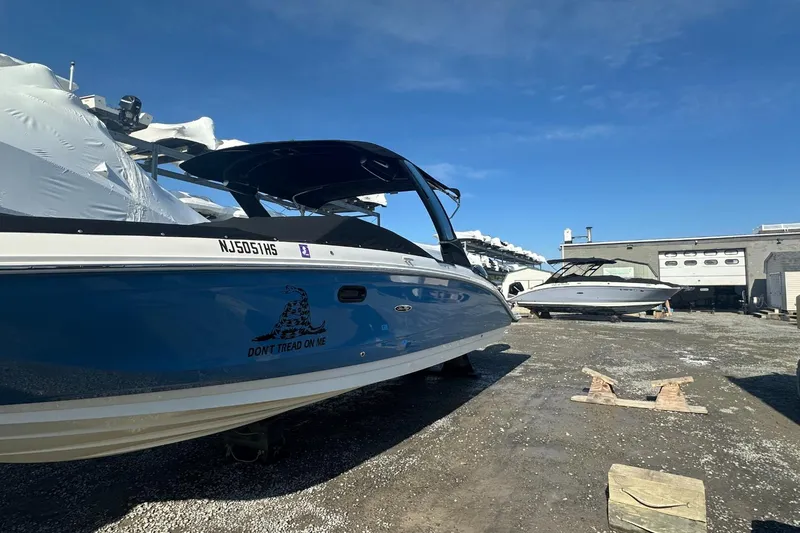 Slide: The Image of Sea Ray SDX 290 Outboard 2023 - 14