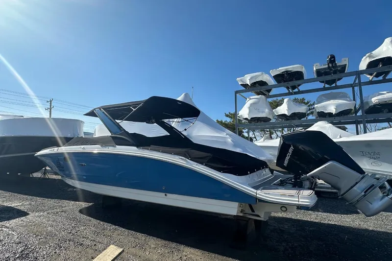 Slide: The Image of Sea Ray SDX 290 Outboard 2023 - 17