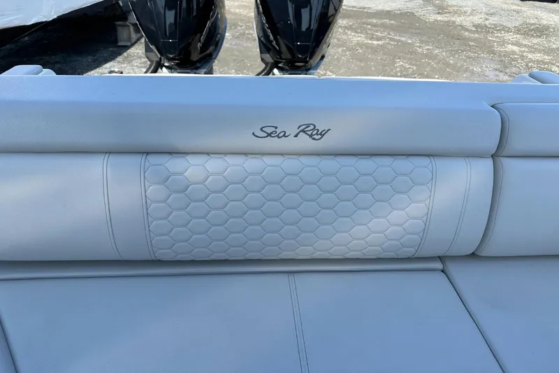 Slide: The Image of Sea Ray SDX 290 Outboard 2023 - 34