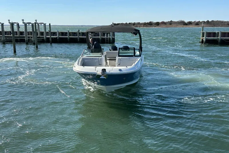 Slide: The Image of Sea Ray SDX 290 Outboard 2023 - 4