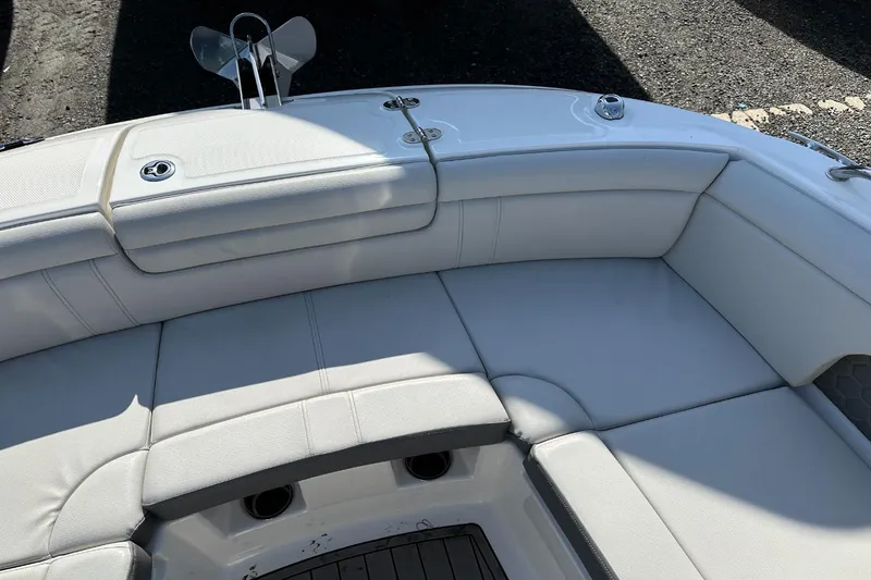 Slide: The Image of Sea Ray SDX 290 Outboard 2023 - 49