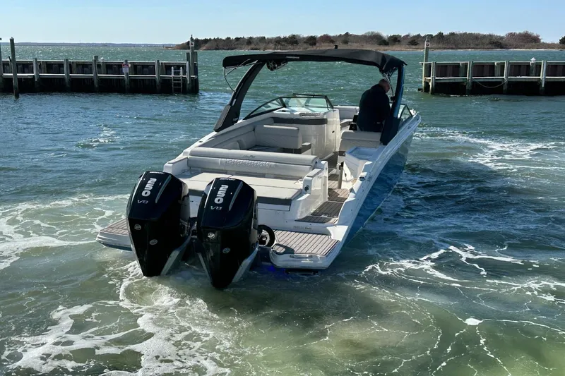 Slide: The Image of Sea Ray SDX 290 Outboard 2023 - 57