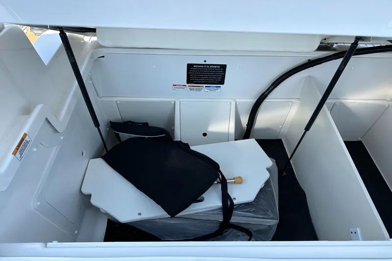 Slide: The Image of Sea Ray SDX 290 Outboard 2023 - 58