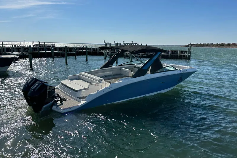 Slide: The Image of Sea Ray SDX 290 Outboard 2023 - 62