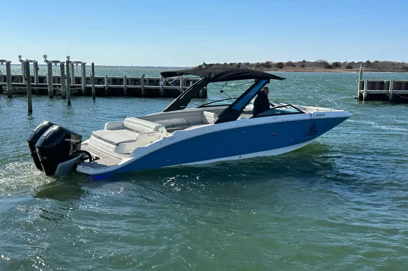 Slide: The Image of Sea Ray SDX 290 Outboard 2023 - 64