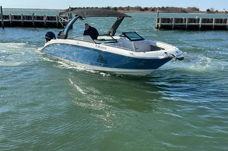 Slide: The Image of Sea Ray SDX 290 Outboard 2023 - 68