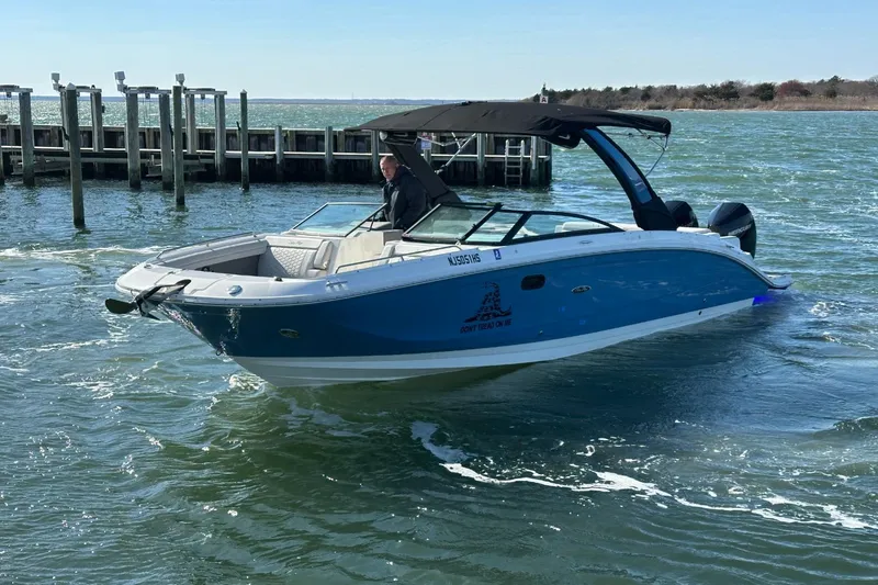 Slide: The Image of Sea Ray SDX 290 Outboard 2023 - 70