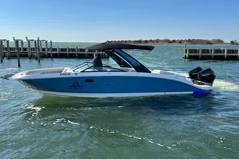 Slide: The Image of Sea Ray SDX 290 Outboard 2023 - 73