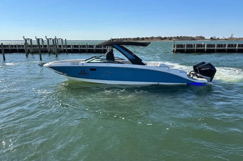Slide: The Image of Sea Ray SDX 290 Outboard 2023 - 74