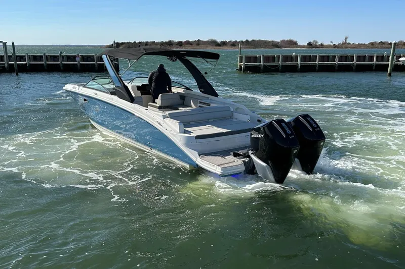 Slide: The Image of Sea Ray SDX 290 Outboard 2023 - 78