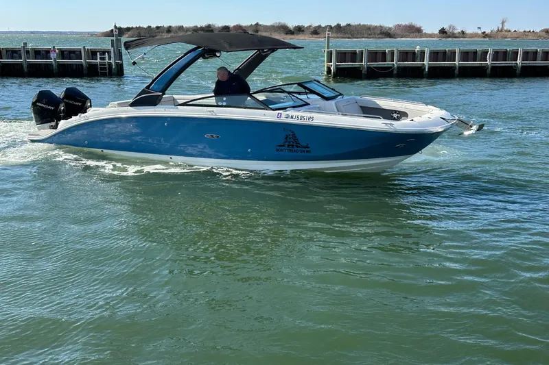 Slide: The Image of Sea Ray SDX 290 Outboard 2023 - 8