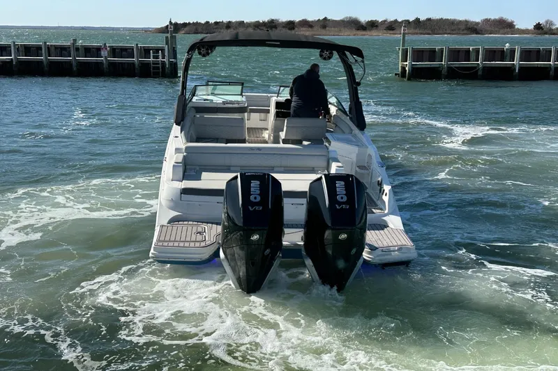 Slide: The Image of Sea Ray SDX 290 Outboard 2023 - 80