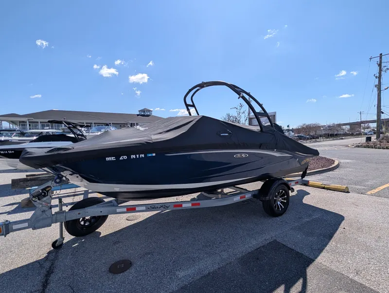 Slide: The Image of Sea Ray SPX 190 OB 2022 - 3